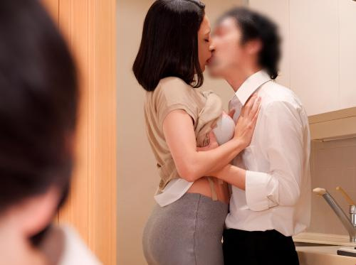 Ang mapang-akit na katawan ng nanay ng best friend ko